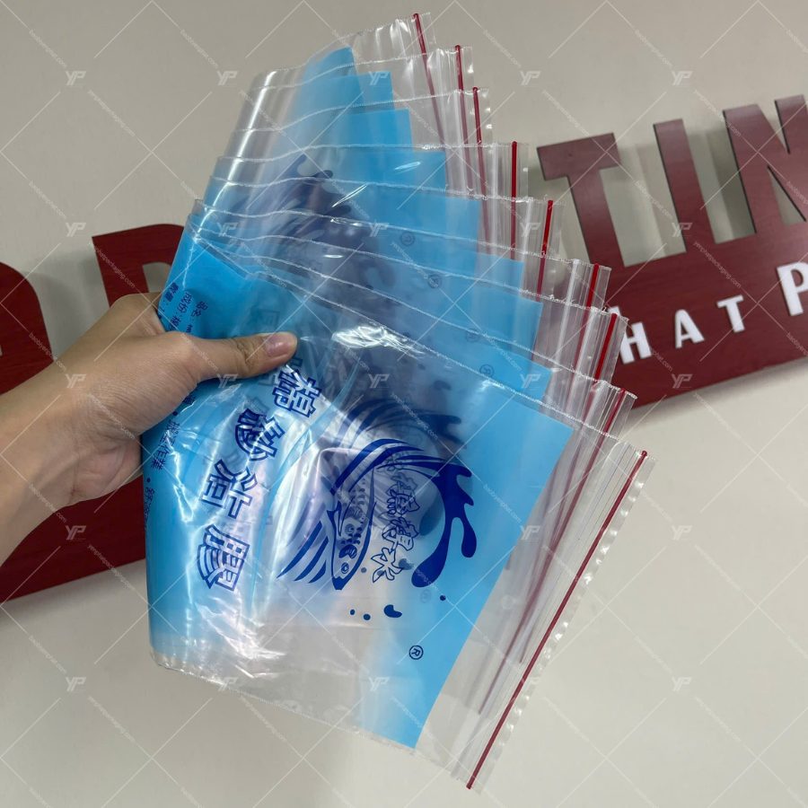 In ấn túi zip viền đỏ theo yêu cầu
